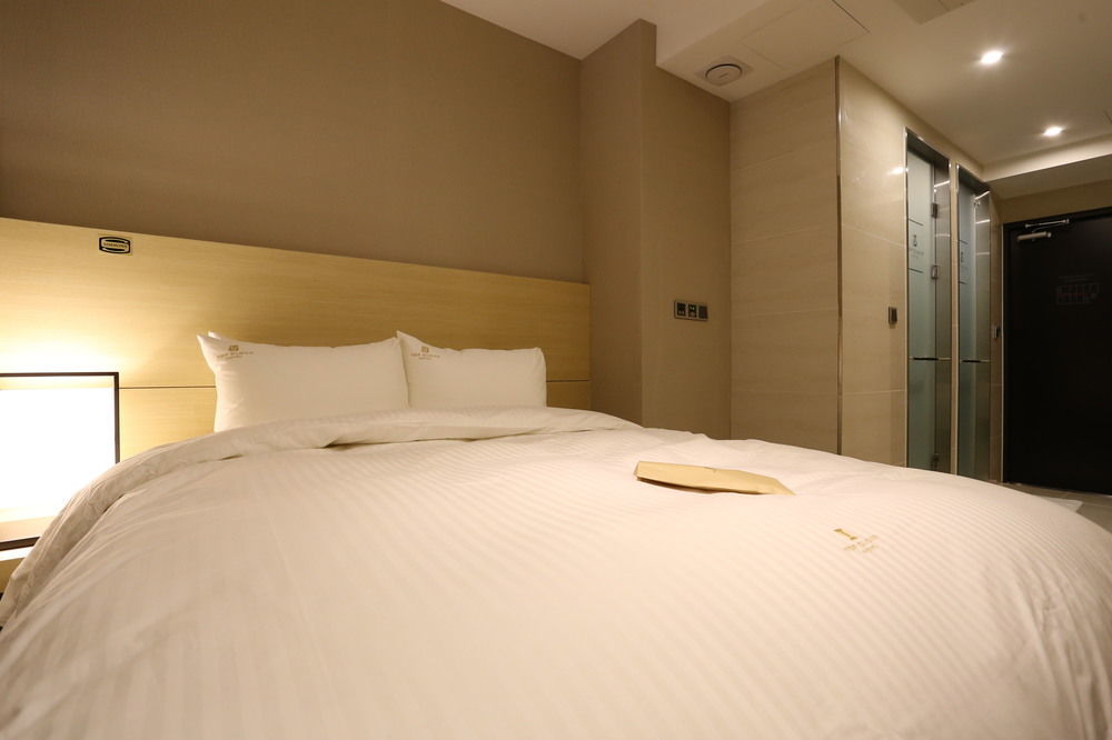 Suwon Top Cloud Hotel מראה חיצוני תמונה
