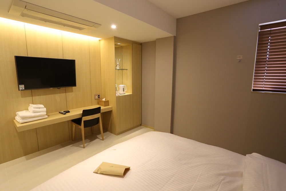 Suwon Top Cloud Hotel מראה חיצוני תמונה