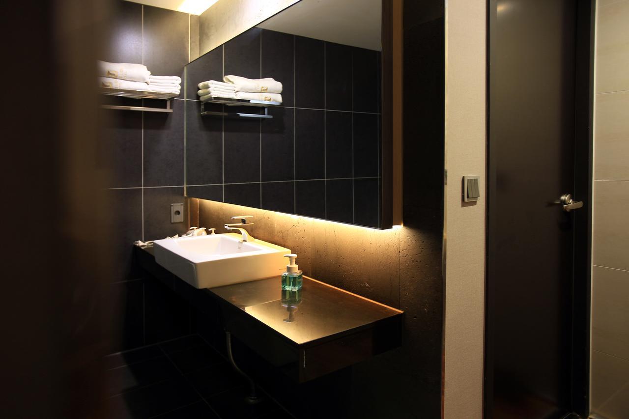 Suwon Top Cloud Hotel מראה חיצוני תמונה