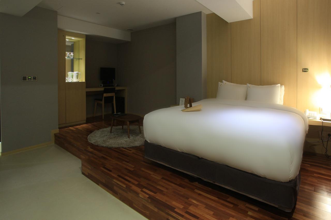 Suwon Top Cloud Hotel מראה חיצוני תמונה
