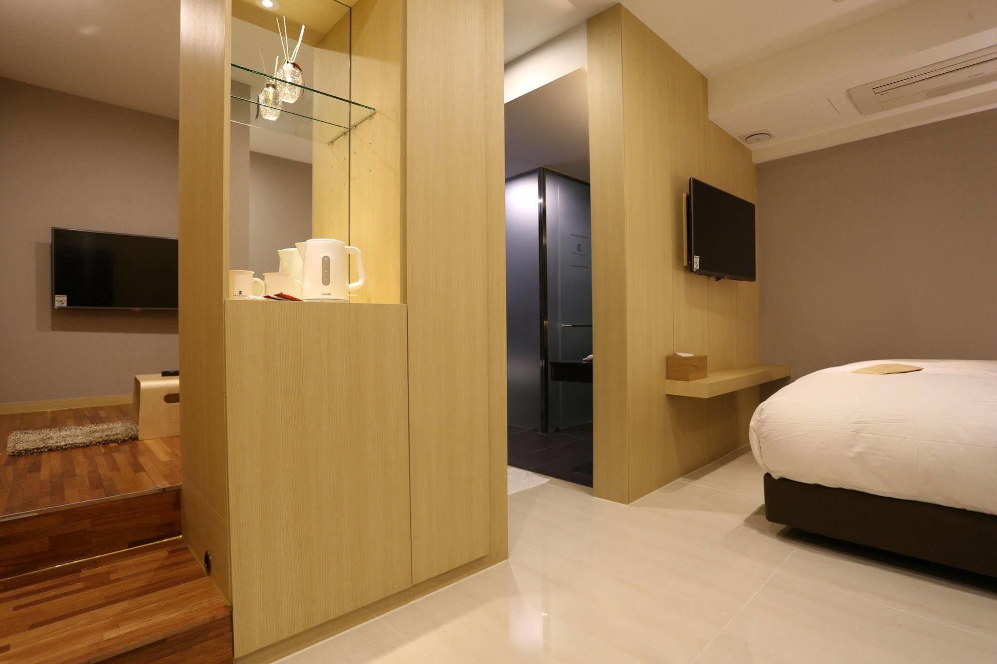 Suwon Top Cloud Hotel מראה חיצוני תמונה