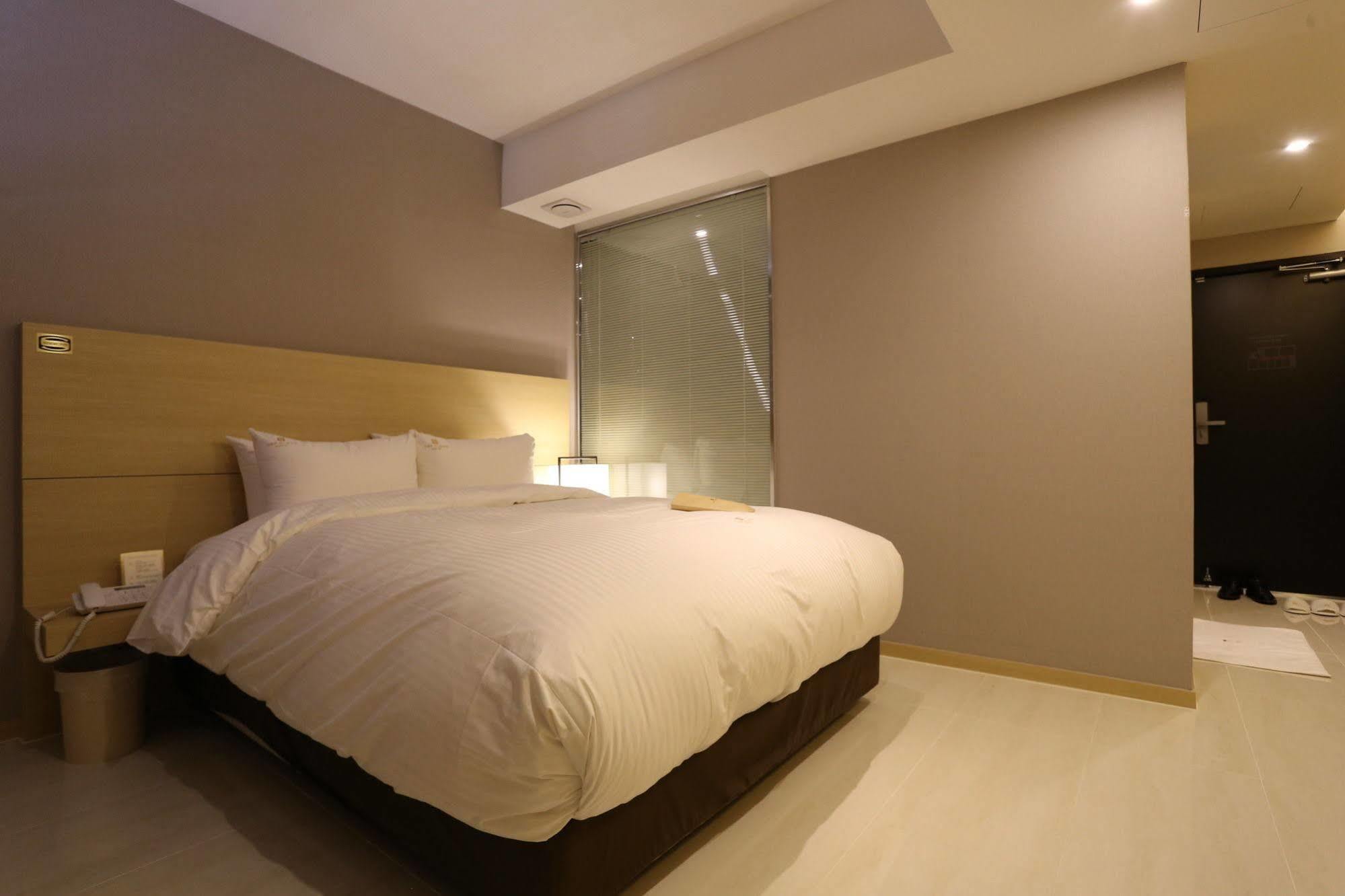 Suwon Top Cloud Hotel מראה חיצוני תמונה
