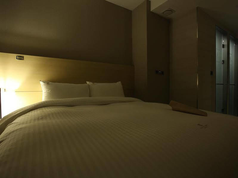 Suwon Top Cloud Hotel מראה חיצוני תמונה