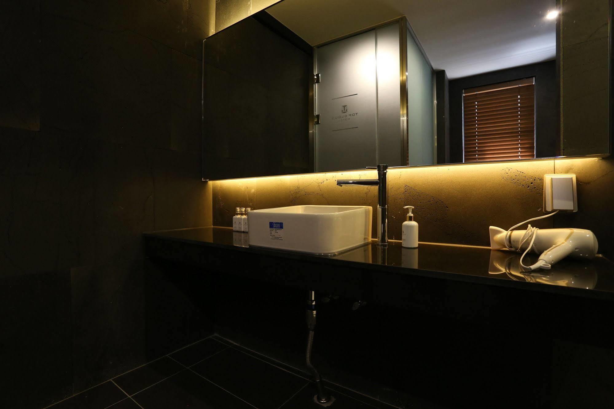 Suwon Top Cloud Hotel מראה חיצוני תמונה