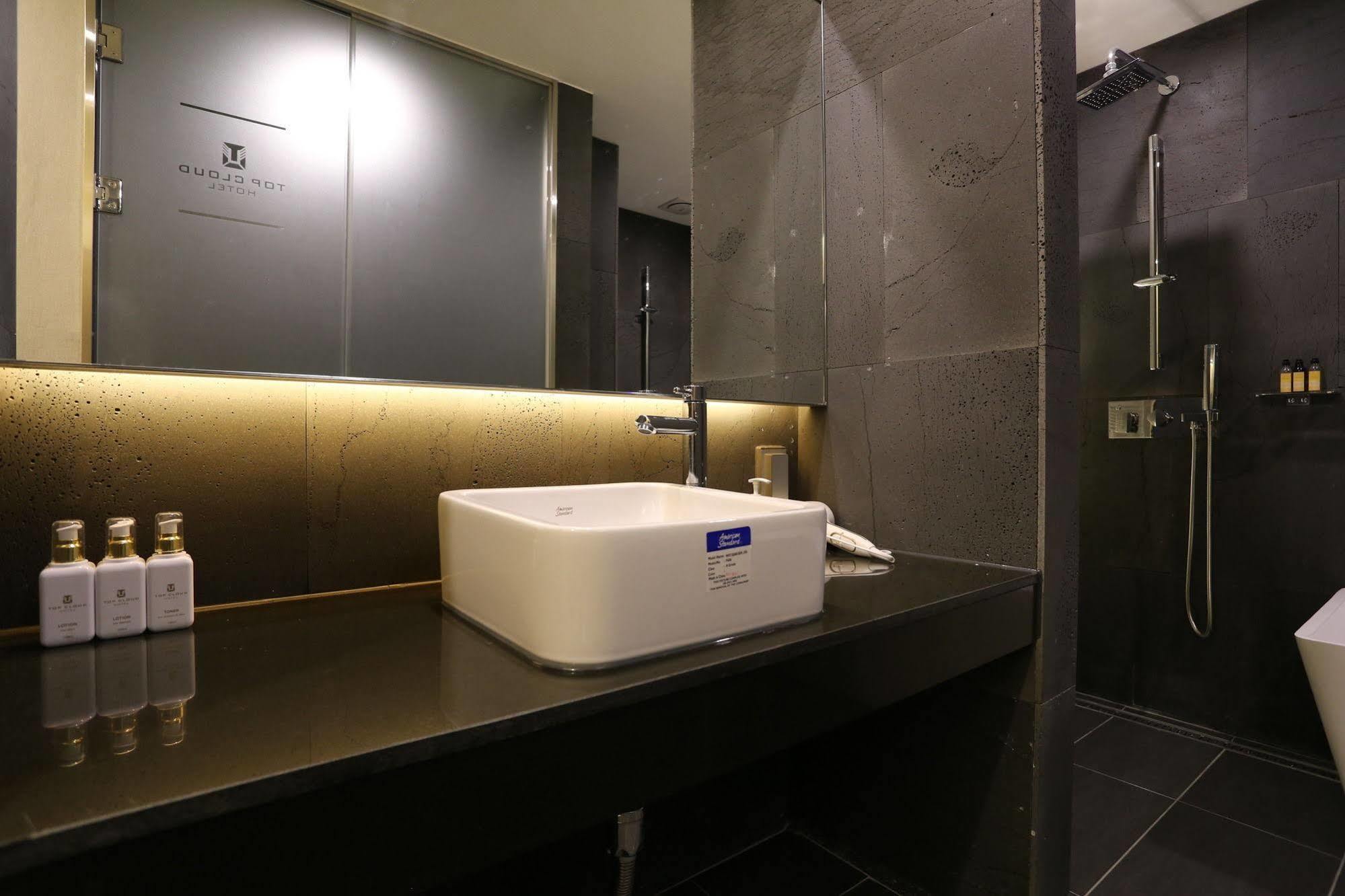 Suwon Top Cloud Hotel מראה חיצוני תמונה